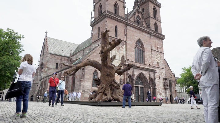 <p>Ai Weiwei: Iron Tree. Art Basel Parcours 2017.</p>
