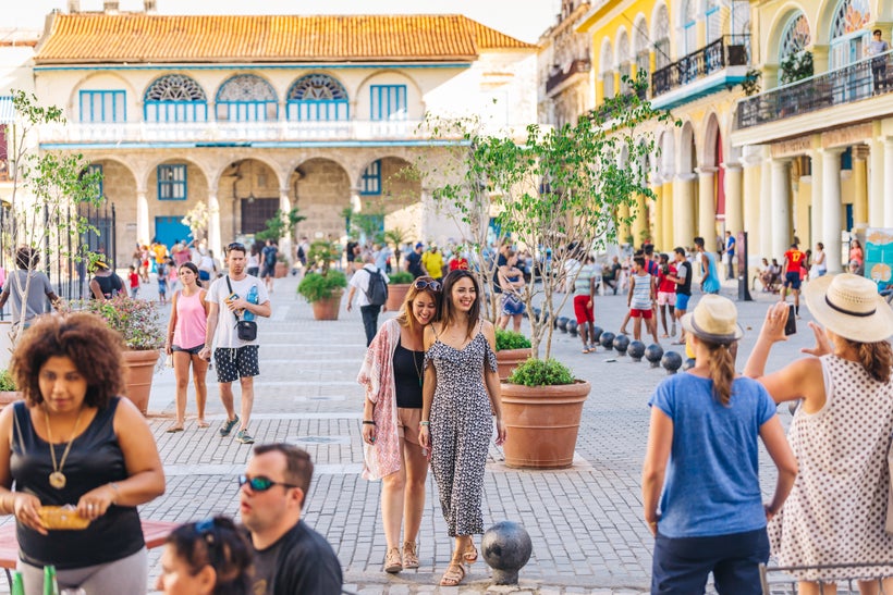<a rel="nofollow" href="https://www.thetravelpockets.com/new-blog/48-hours-in-cuba" target="_blank">Lots of restaurants and b