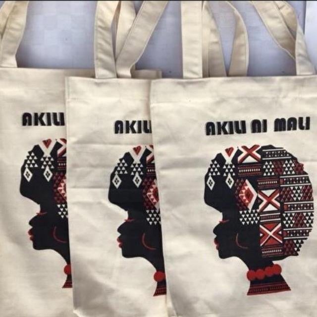 you can support the tour by buying a tote bag here