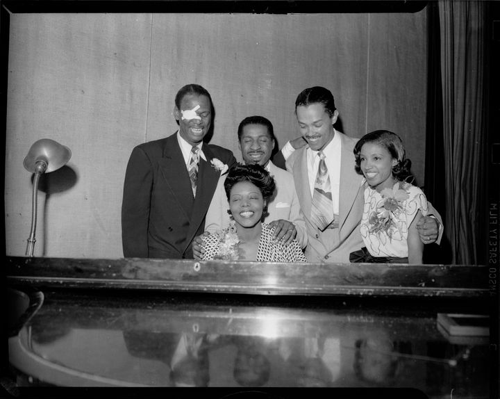 <p>Earl “Fatha” Hines, Erroll Garner, Billy Eckstine, Maxine Sullivan, and Mary Lou Williams at piano in Syria Mosque for Night of Stars, August 7, 1946.</p>