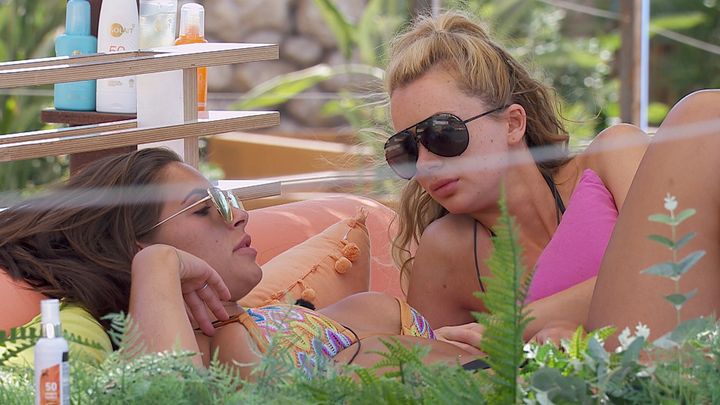 Jess tells Olivia she thinks there are problems in her relationship with Dom