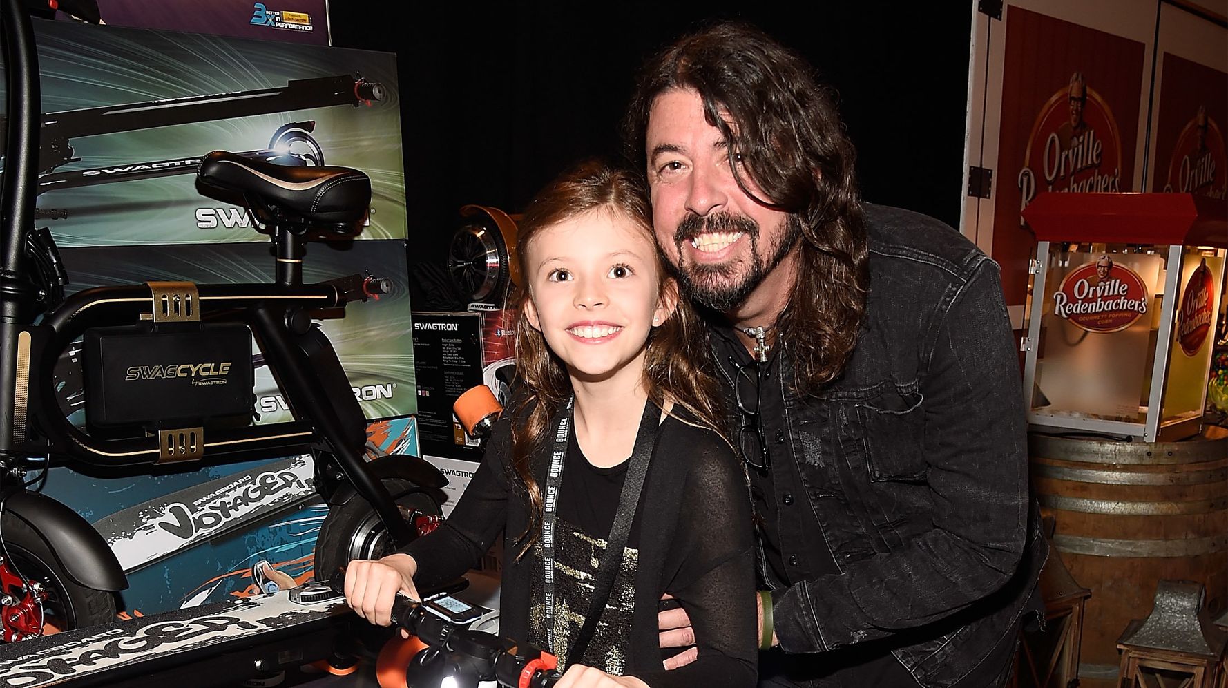 Dave Grohl S Daughter Rocked The Drums At A Foo Fighters Show Huffpost Life
