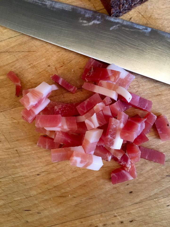 For three portions, this much speck or prosciutto