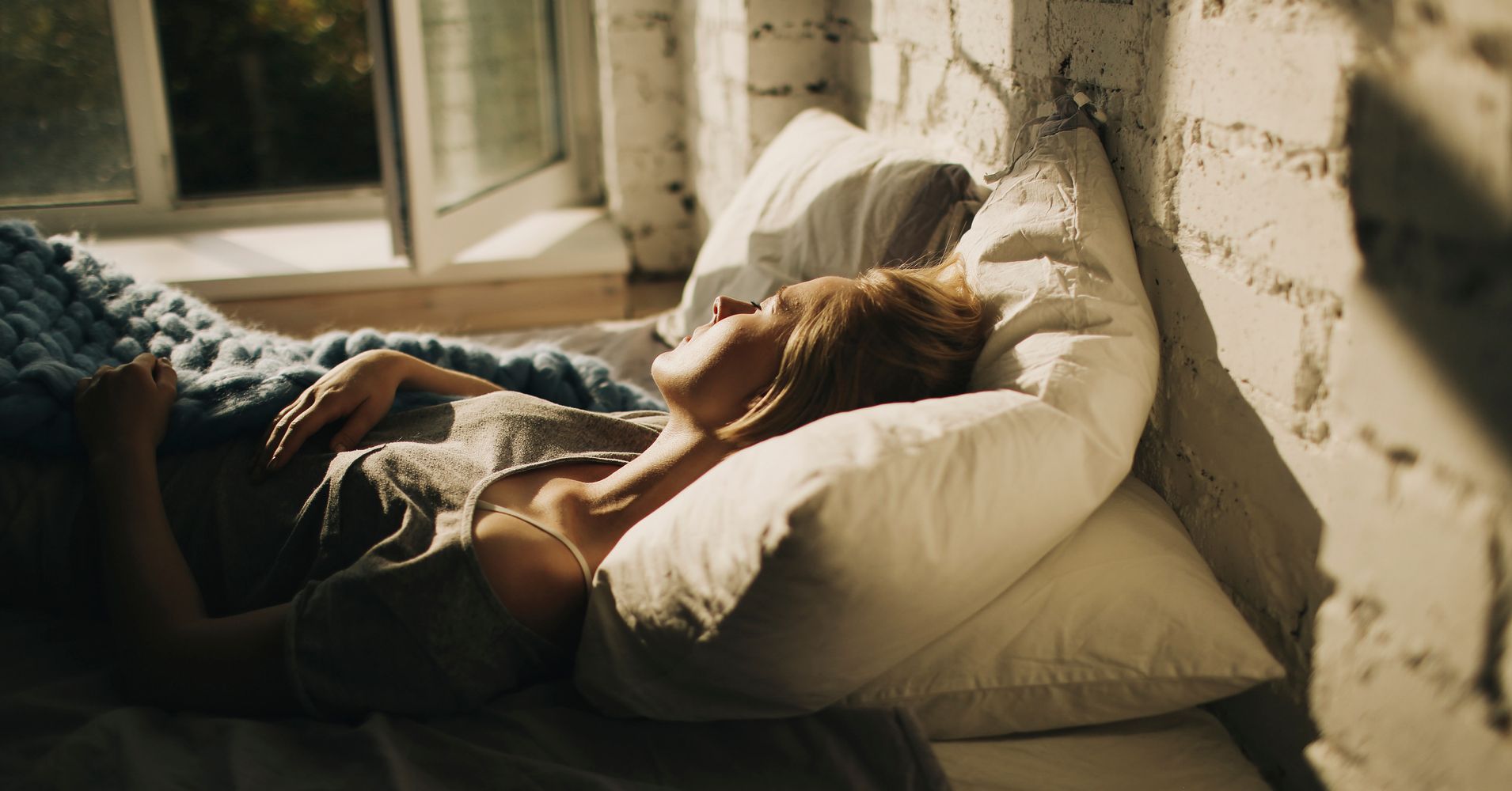 8 Ways To Sleep Better When It S Blistering Hot Outside Huffpost