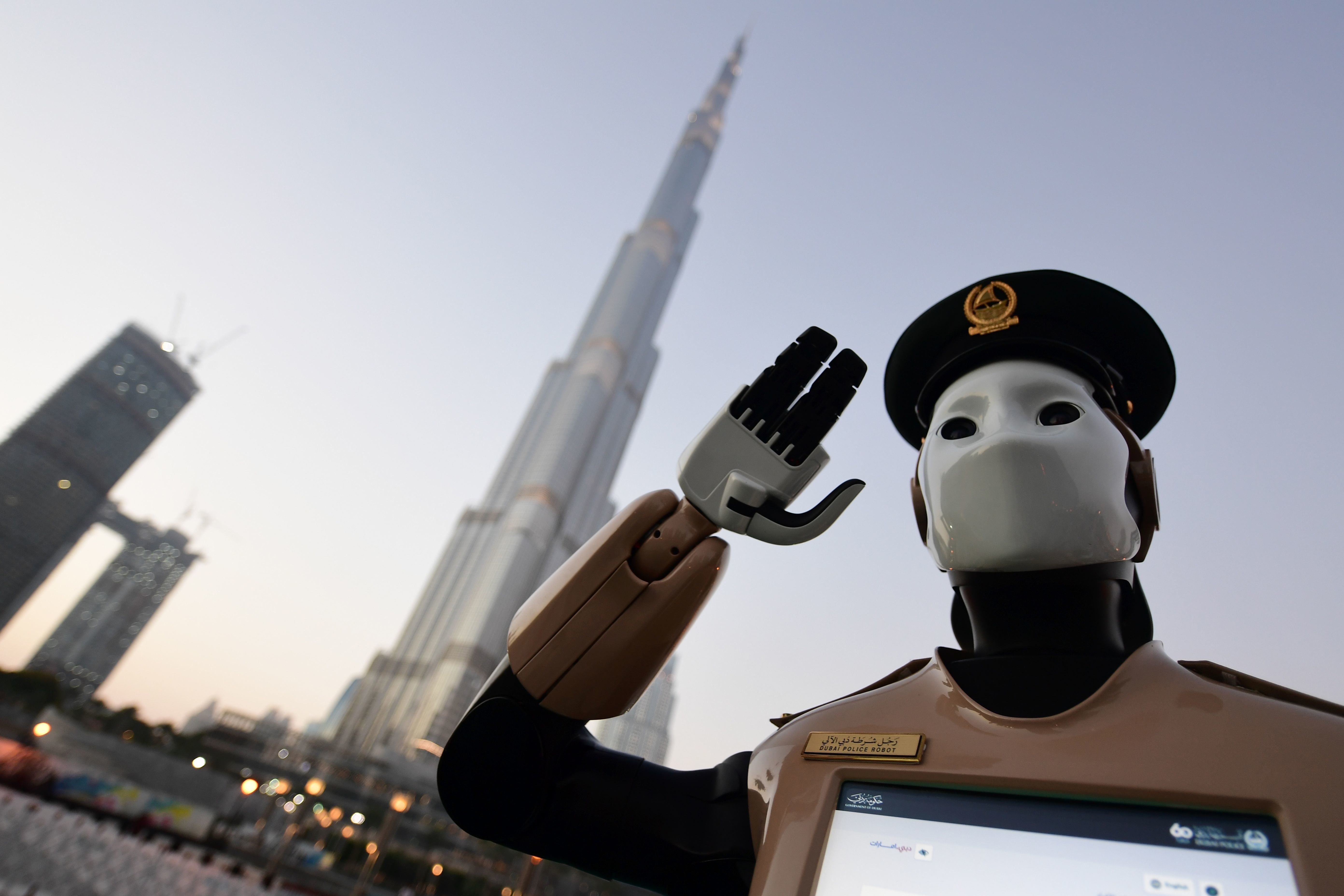 Dubai Has Robotic Police Officers And They're Amazing | HuffPost