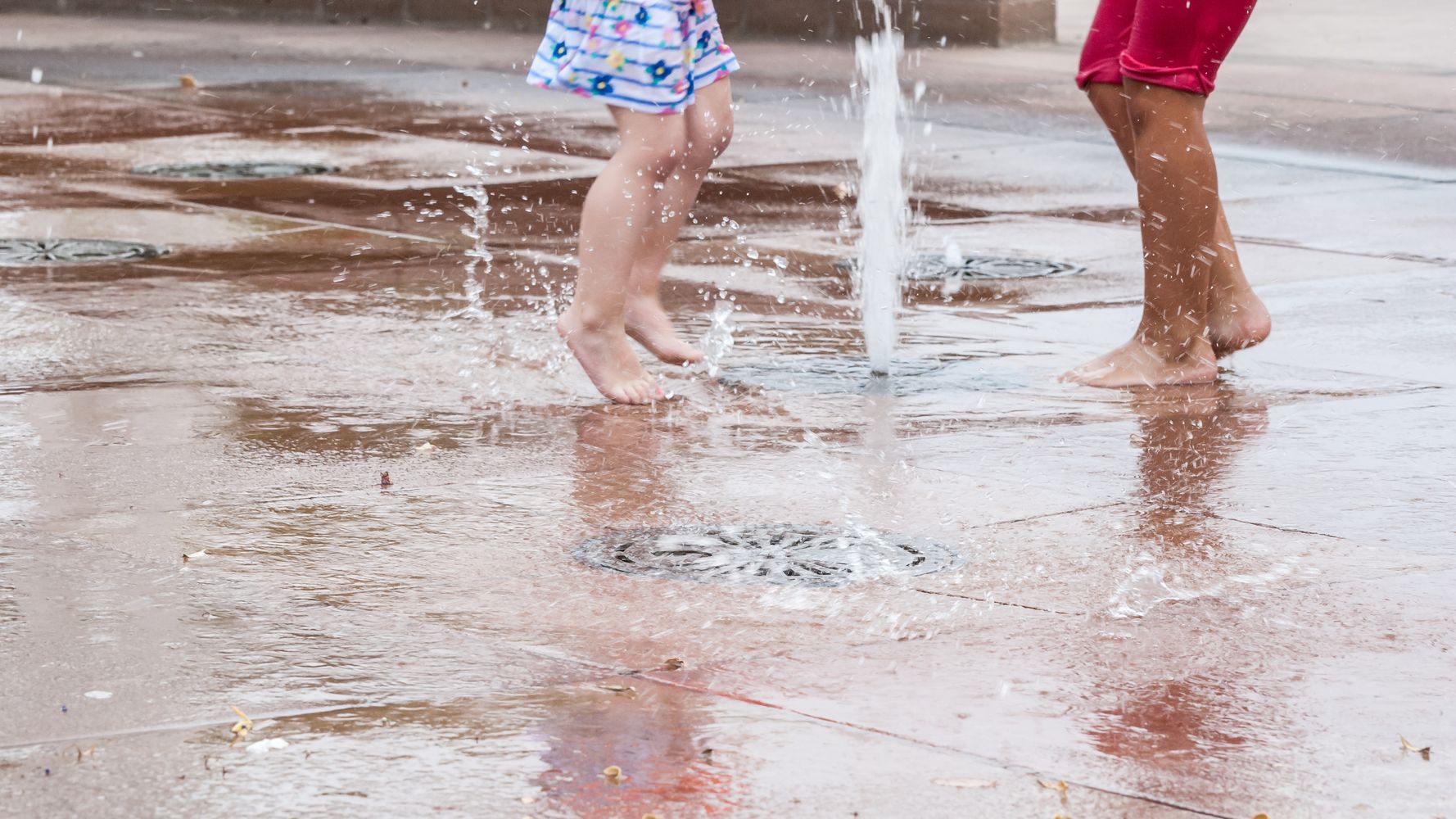 8 People You'll Meet At The Splash Pad This Summer | HuffPost Life