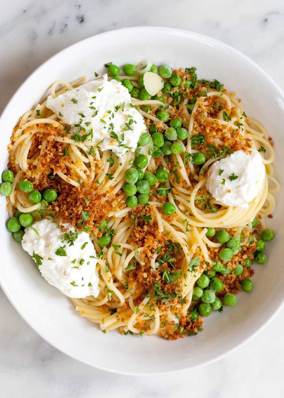 Lemony Spaghetti With Peas And Ricotta