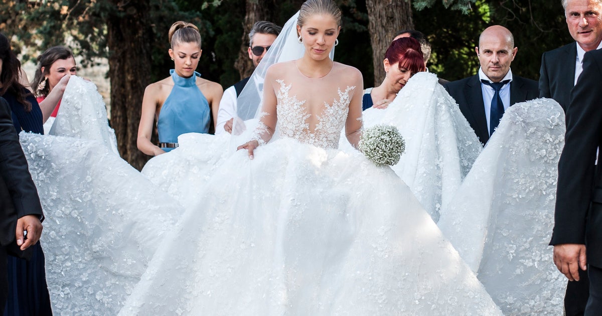 Victoria Swarovski S Wedding Dress Weighed 7st 3lbs And Was