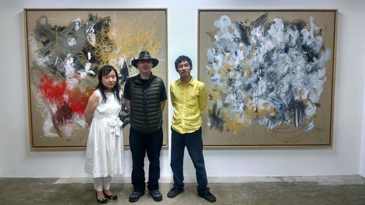 Mika Shimzu (L) and Kazuya Yamaguchi (R) with Eisenhower Fellow Daniel Gallant (USA ‘16) in their Kyoto gallery space and coffee shop, Trace Art & Coffee 
