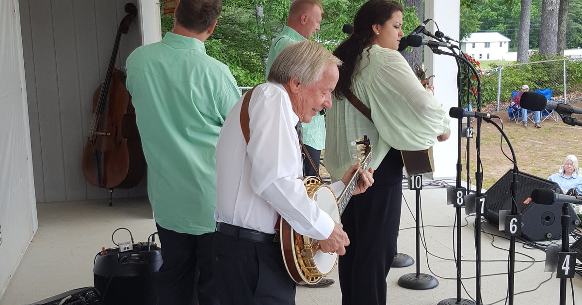Blistered Fingers Festival Shows Bluegrass’s Americana Roots, “Picking