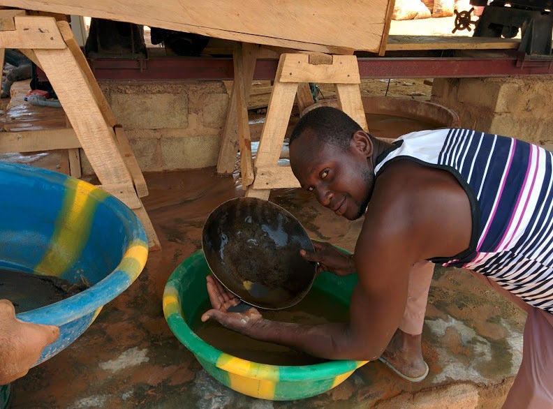 Miner in Burkina Faso mining for mercury-free gold.