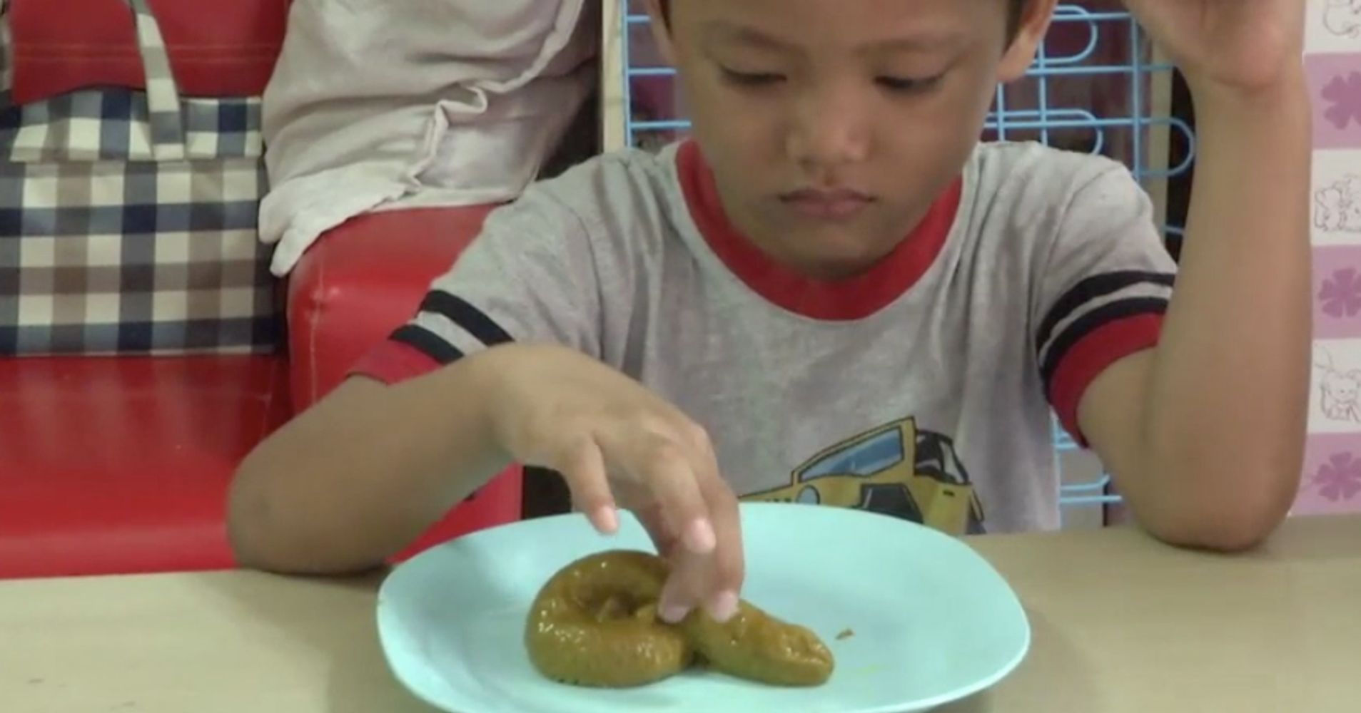 poop-shaped-pudding-gets-mixed-reactions-for-thailand-bakery-huffpost