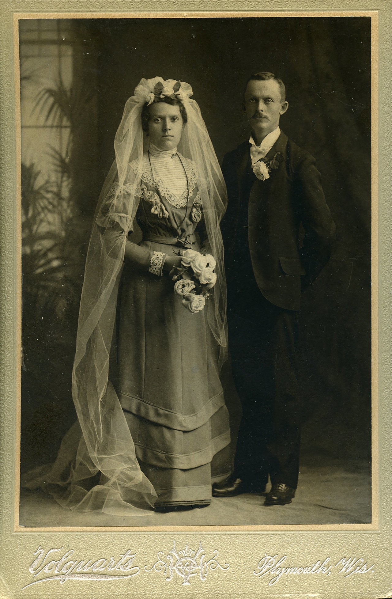 Early Wedding Photos Had No Touching, No Smiles, No Hashtags | HuffPost ...