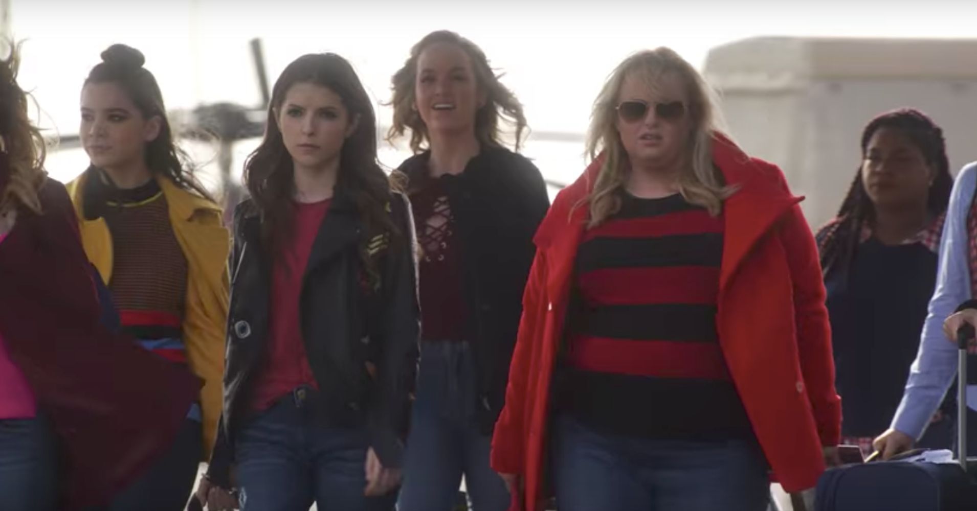 Pitch Perfect 3 Looks Like An Aca Awesome Action Movie In New Trailer Huffpost 4838