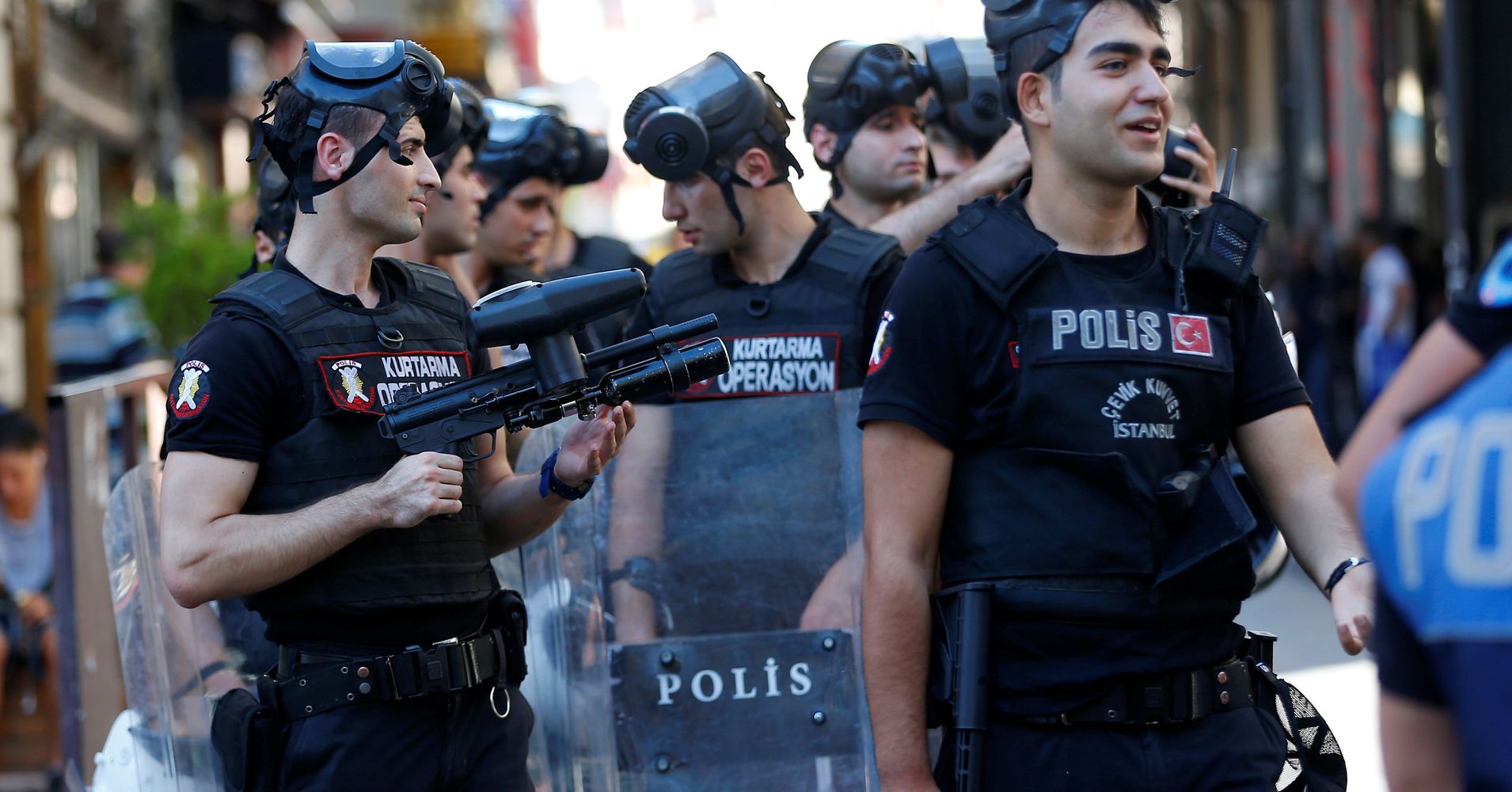 Turkish Police Move To Disperse Istanbul Pride Rally Huffpost 