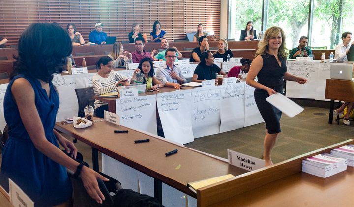 Kluger interacts with Stanford GSB students during classroom activity
