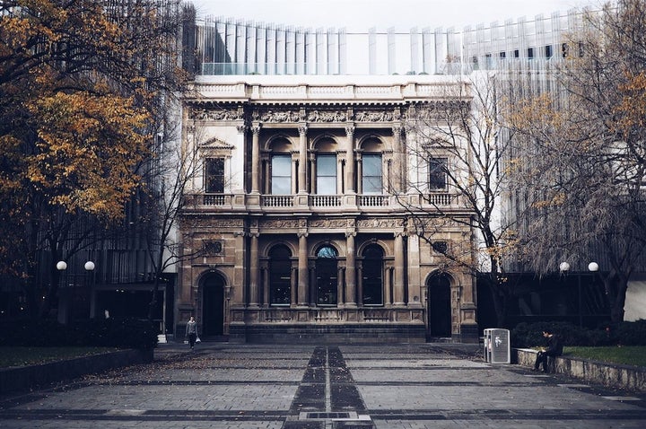 <p>https://unsplash.com/search/college?photo=tQuEvmj83U4</p>