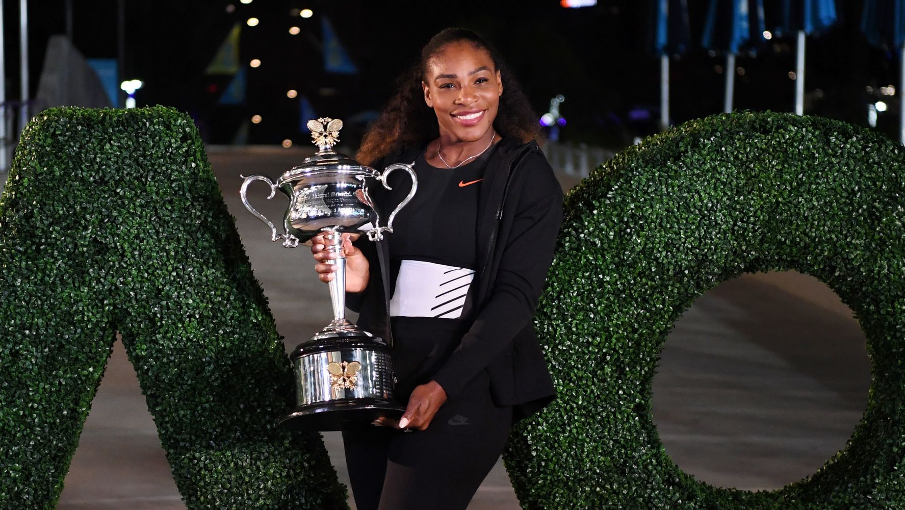 Serena Williams Hits Back At John Mcenroes 700th Against Men Insult Like A Queen Huffpost 9363