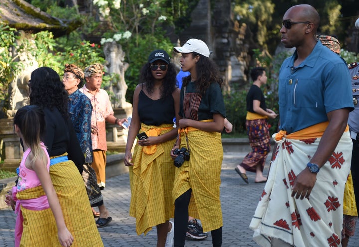 Sasha and Malia were looking cool and appropriate.