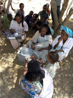  Eritrean microfinance lenders pool their funds. 