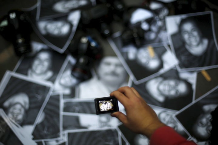  Among the roughly 17,000 people murdered each year in Mexico, dozens of journalists. 