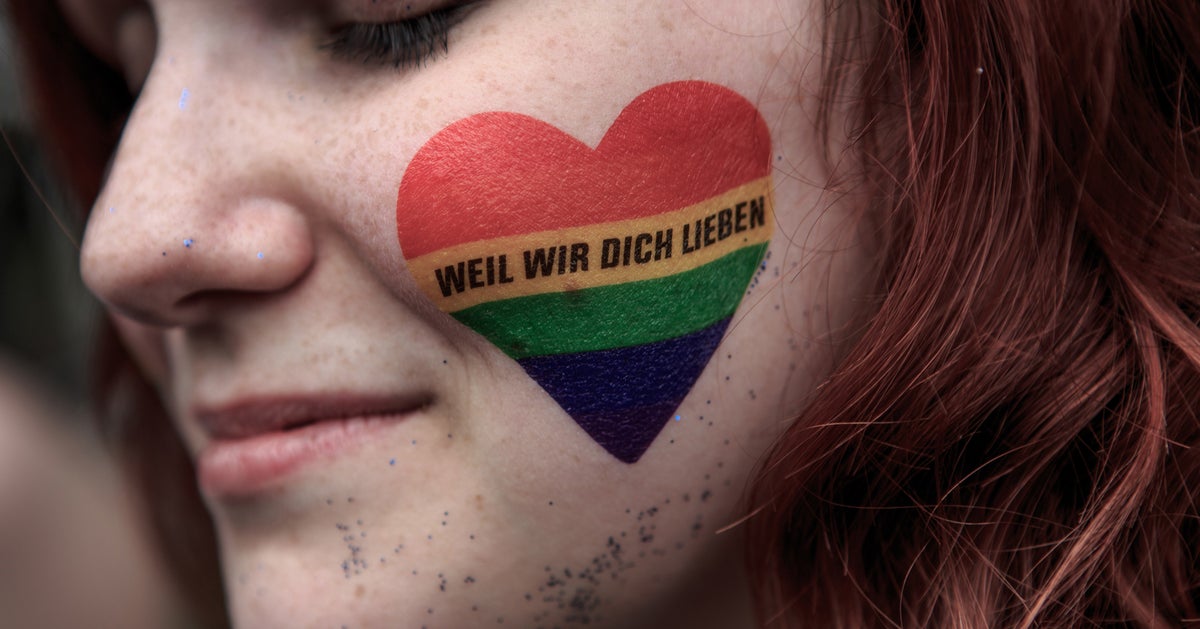 German Lawmakers Vote To Legalise Same Sex Marriage Huffpost Uk News