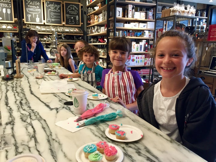 <p>Free Cupcake Making Class at William Sonoma</p>
