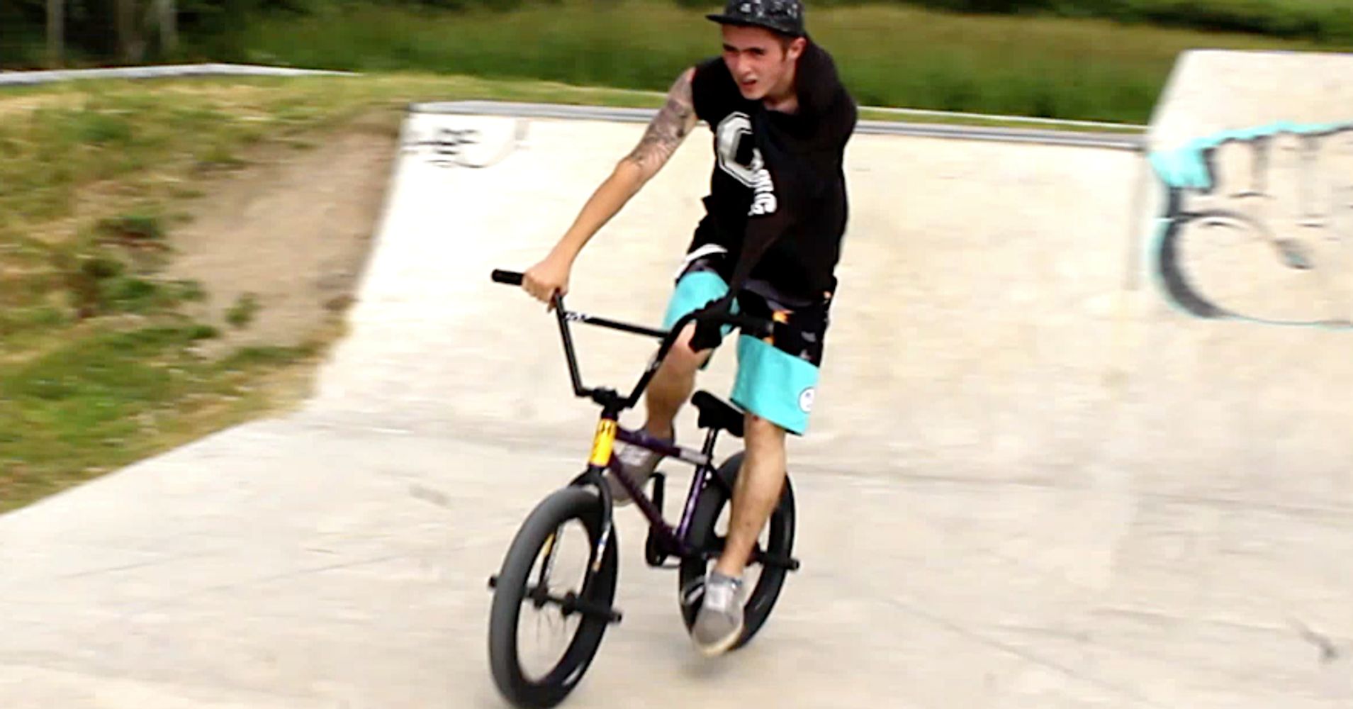 One Armed Bmx Rider Uses Genius Technique To Perform Tricks Huffpost 