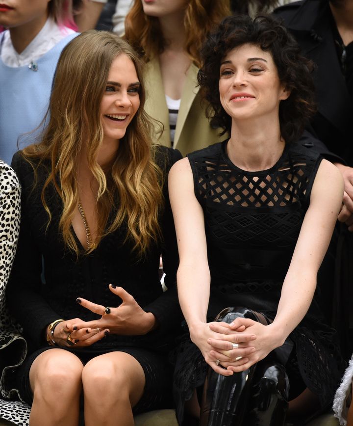 Cara and her then-girlfriend St Vincent in 2015 