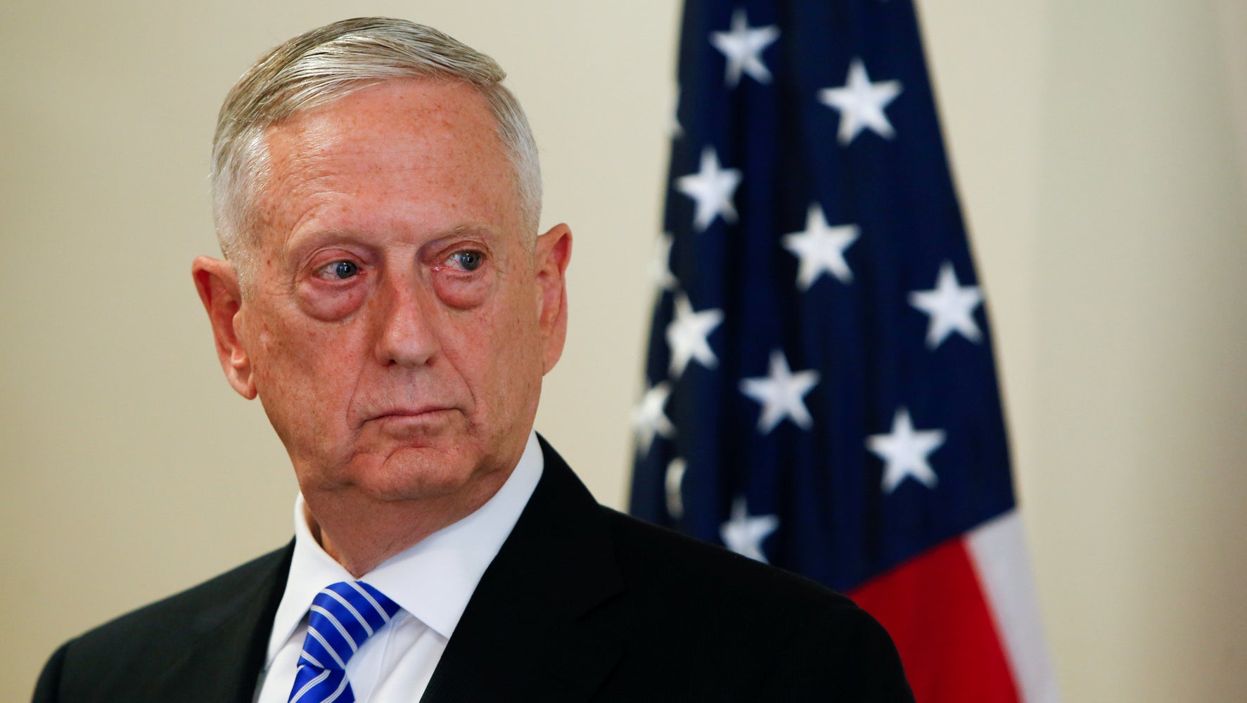 Pentagon Delays Transgender Recruitment By 6 Months Huffpost Latest News