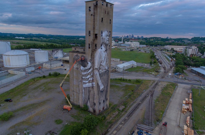 Guido Van Helten for Nashville Walls Project. Nashville, TN. June 2017. (photo © Eric E Johnson)