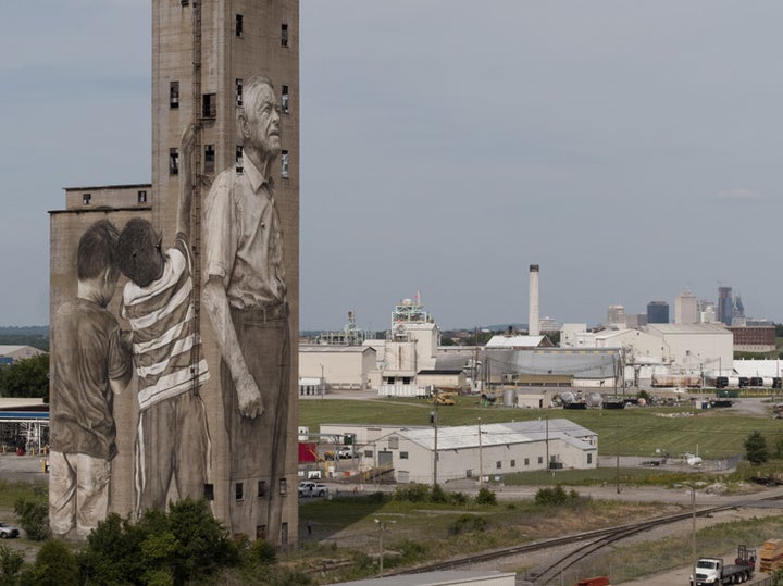 Guido Van Helten for Nashville Walls Project. Nashville, TN. June 2017. (photo © Eric E Johnson)