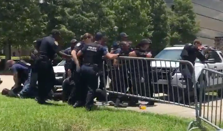 The moment police clashed with protesters in Baton Rouge on Wednesday.
