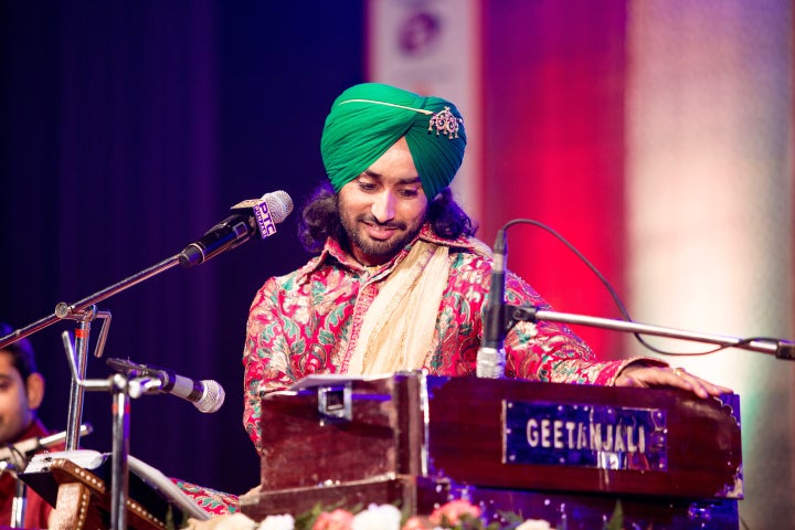 Satinder Sartaaj performing at one of his concerts.