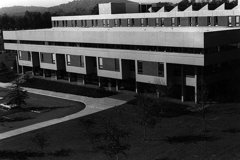 Brown Hall, University of Virginia School of Law; Architect: Hugh Stubbins