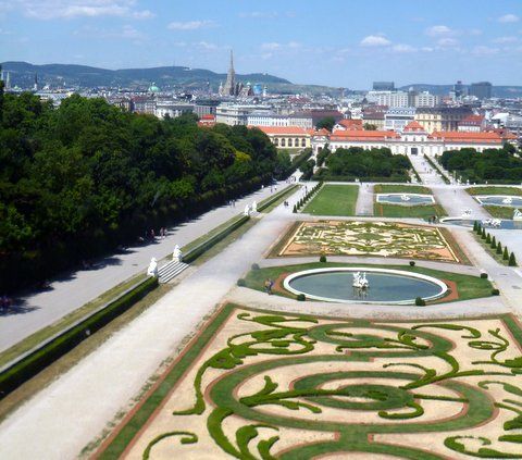 <p>View of Belvedere Gardens and Vienna</p>