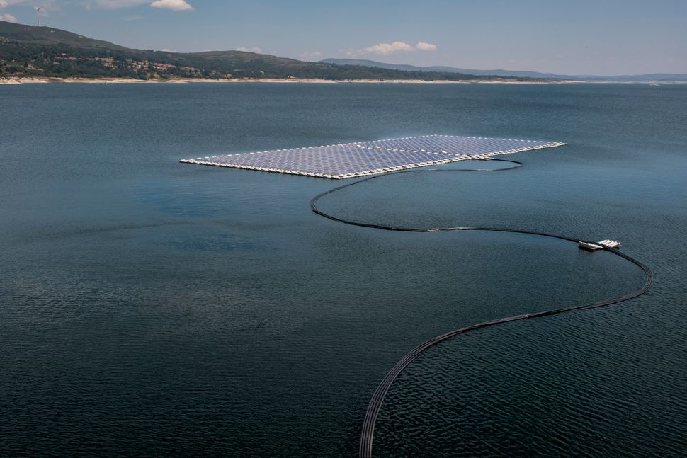 Local officials inaugurated the floating solar panels at Alto Rabagão dam on July 6.