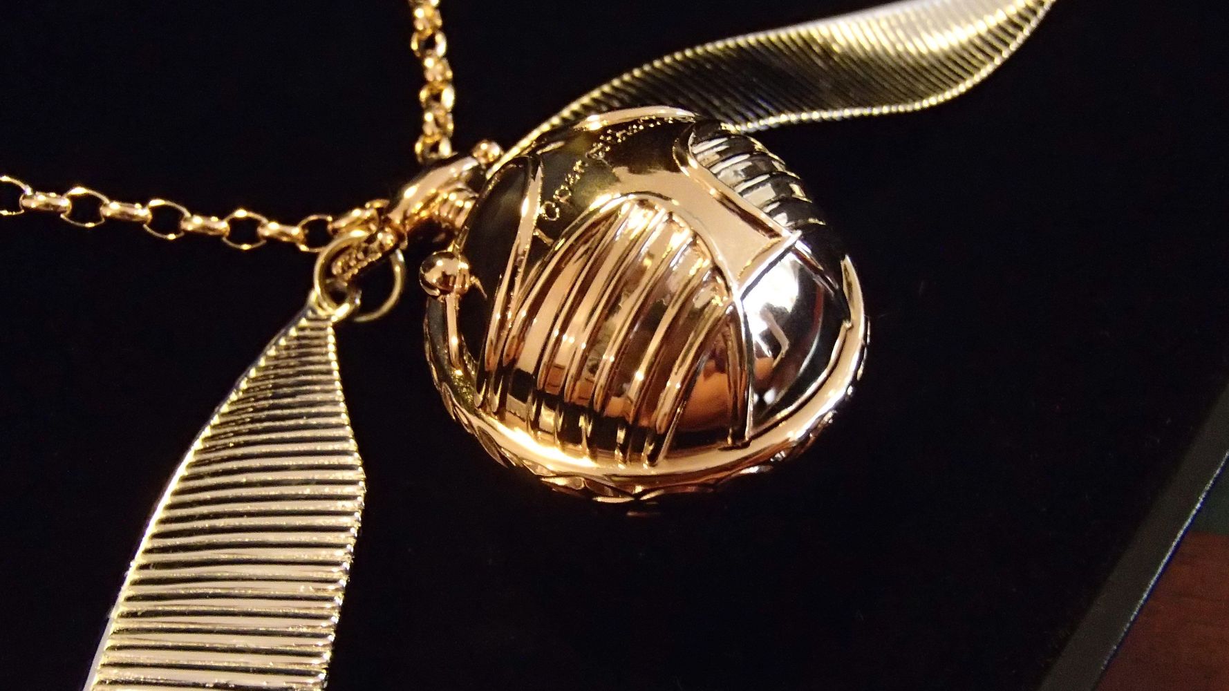This Golden Snitch Ring Box Comes With A Magical | HuffPost Life