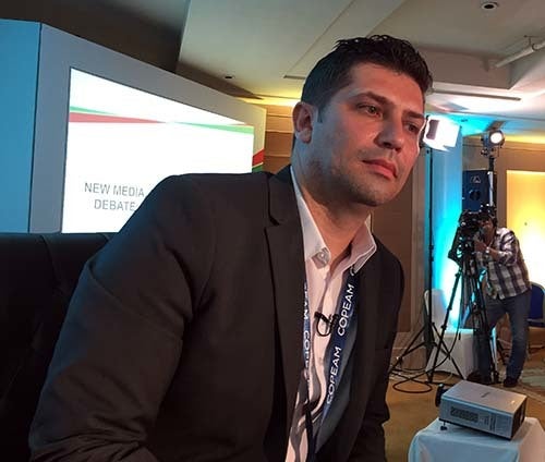 <em>AFP freelancer Will Vassilopoulos on covering refugee crisis (Abu-Fadil)</em>