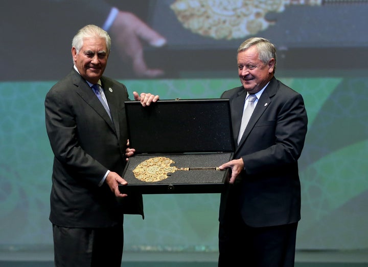 Tillerson received the Dewhurst Award, the highest recognition of the World Petroleum Council, from President Jozsef Laszlo T
