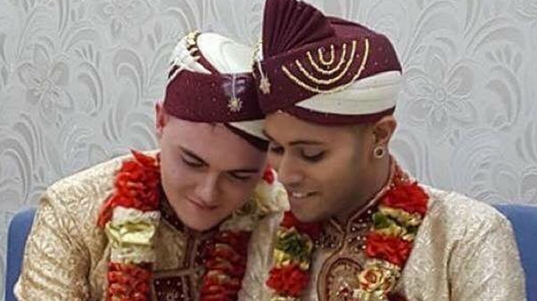 First Gay Muslim Wedding Takes Place In Uk And The Grooms Couldn T Look Happier Huffpost Life