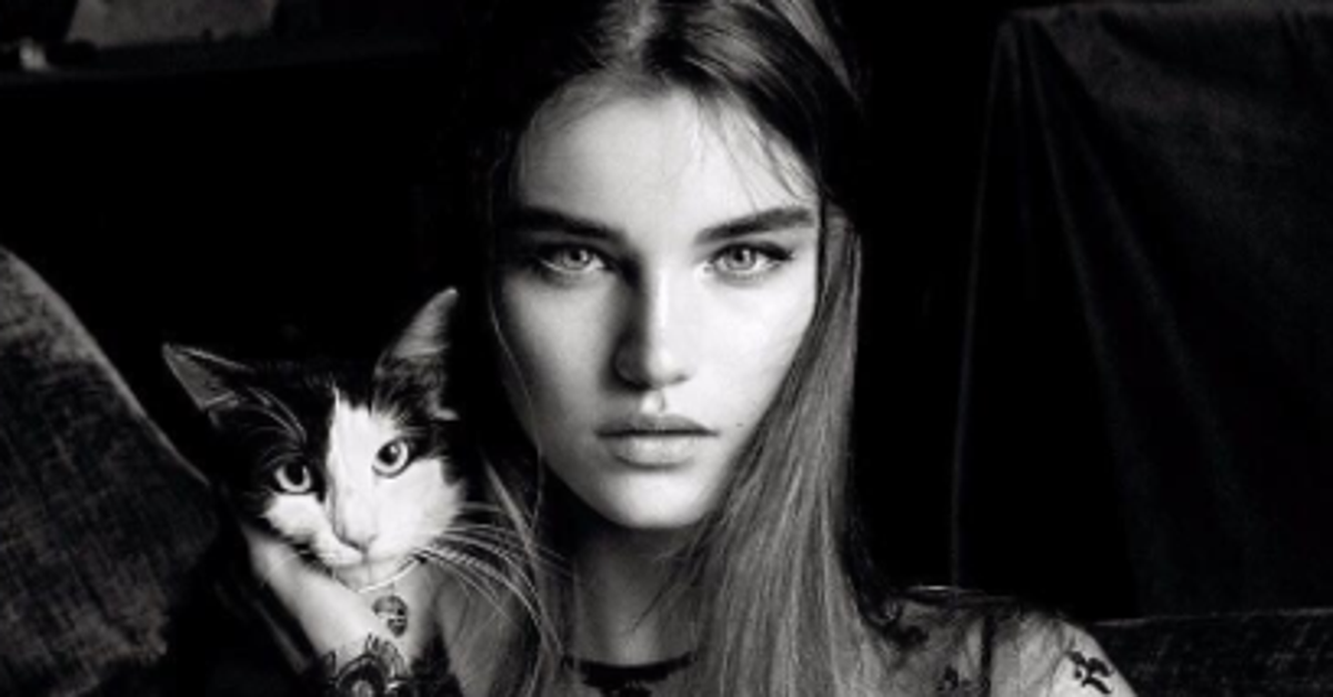 Givenchy's Latest Campaign Proves A Cat Is Your Best Fashion Friend For ...