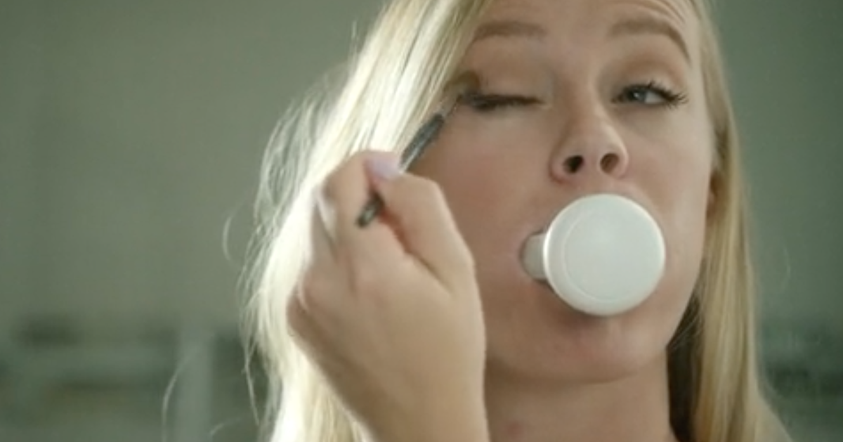 This Weird Gadget Can Brush Your Teeth In 10 Seconds | HuffPost UK Tech