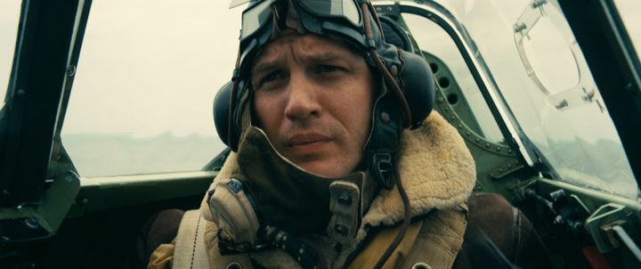 Tom Hardy plays a pilot 