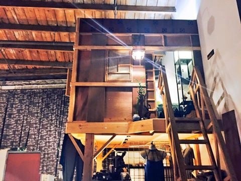 <p>indoor treehouse dear Downtown LA</p>
