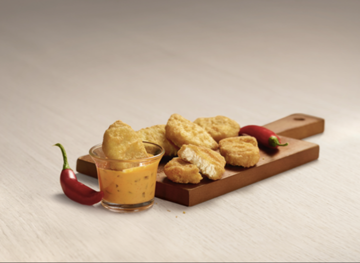 Wondering what to dip in the sauce? Nuggets will do.