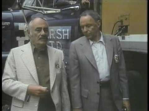 Martin Balsam and Sinatra on Contract’s set