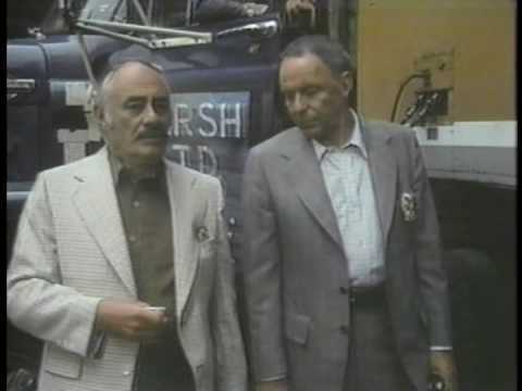 <p><strong><em>Martin Balsam and Sinatra on Contract’s set</em></strong></p>