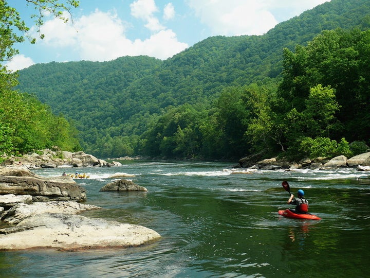 Kayaking the New River, Fayette County, West Virginia. Ken Thomas/Wikimedia Commons