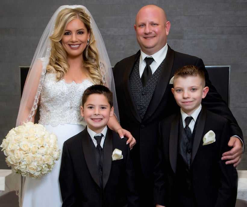 Our family! Flowers: <a rel="nofollow" href="https://www.jcflowersoffreeport.com/" target="_blank">Heavenly Flowers</a>